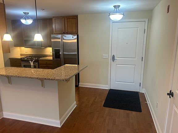 2nd image of 1320 Riverside Ln APT 200