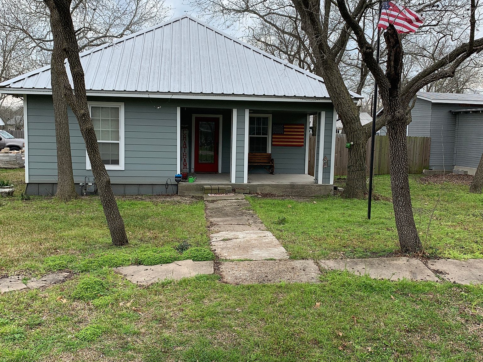 304 6th St, Moody, TX 76557 | Zillow