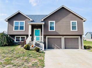402 S West St, Cameron, MO 64429
