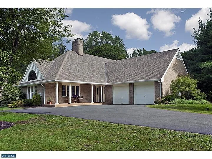 25 James Ct photo 1