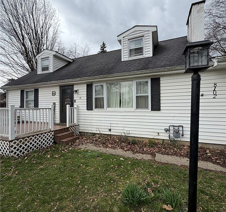 1st image of 19 Meadow Ln