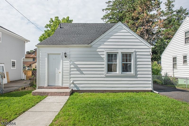 1st image of 50 Birch St