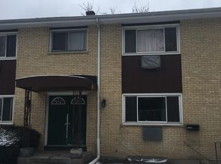 1640 Mulberry Ln, Elgin, IL 60123