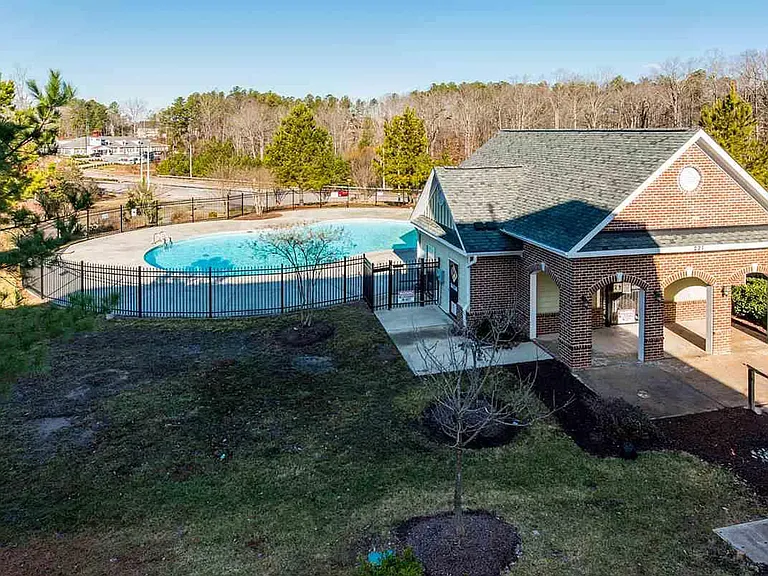 215 Dove Cottage Ln — Photo 11