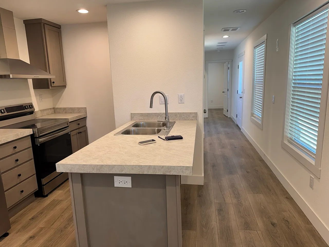 2 bed, 637 sqft, $1,850 — Photo 3