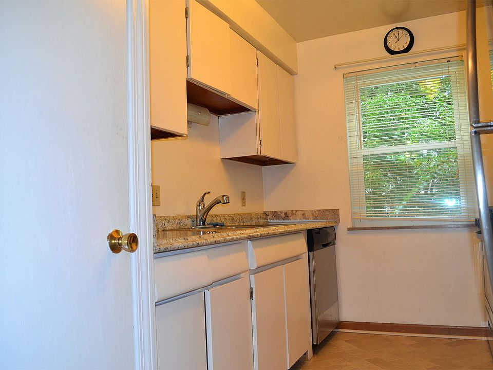 1st image of 2914 Minto Ave #1