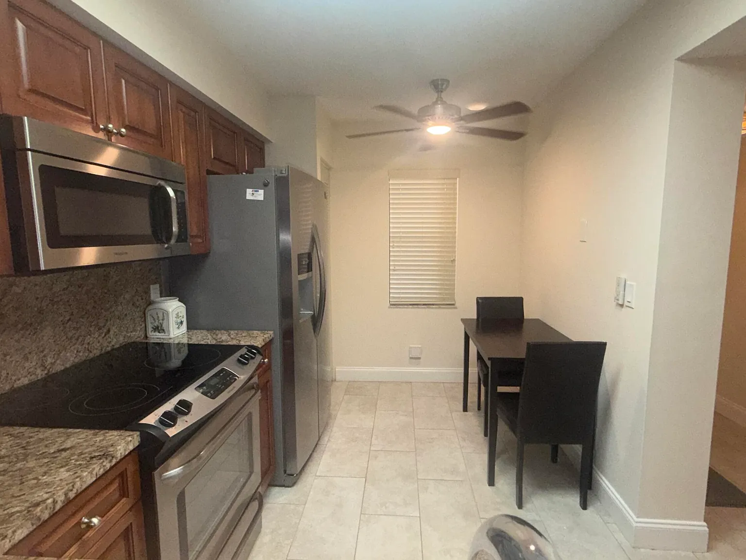 2 bed, 2.0 bath, 1150 sqft, $3,950 — Photo 3