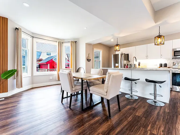 235 King St — Photo 11