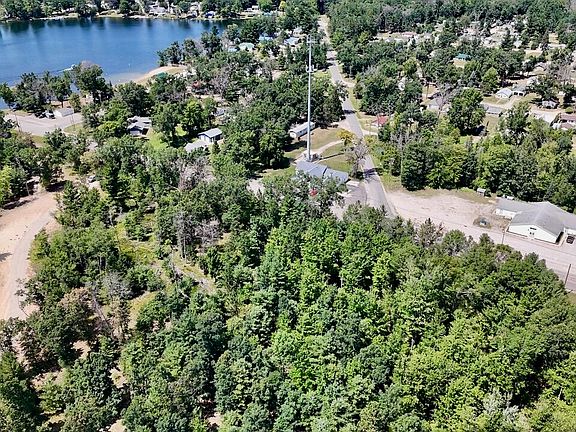 2nd image of 2 E Greenwood Rd
