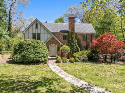 81 Garden Rd, Wellesley, MA, 02481