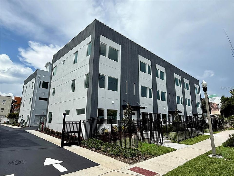 1st image of 861 6TH AVENUE S