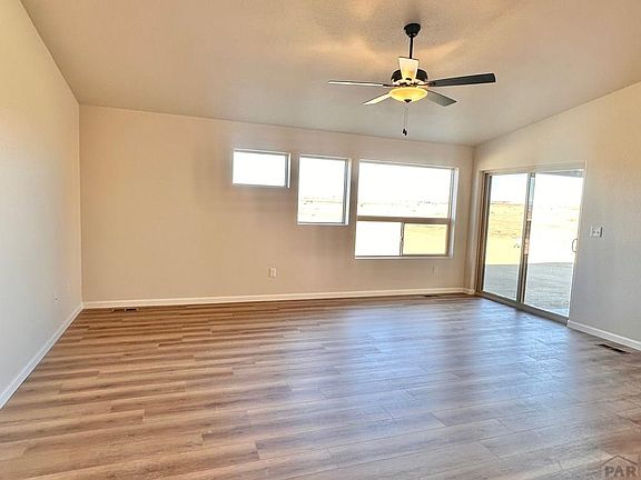 4th image of 1673 E Silverwood Dr