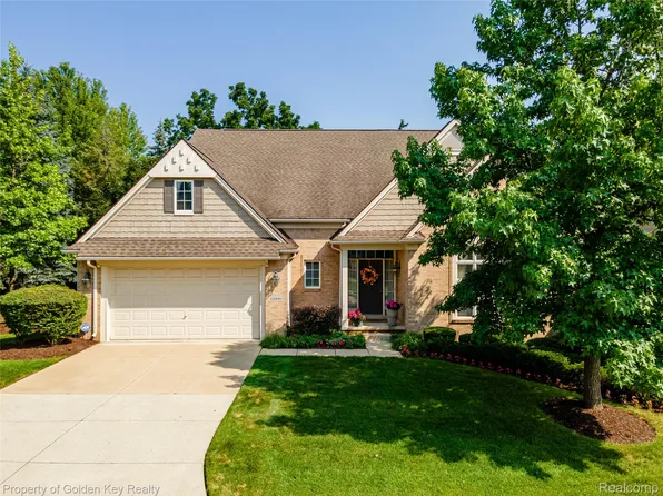 15900 Winding Creek Ct, Northville, MI 48168