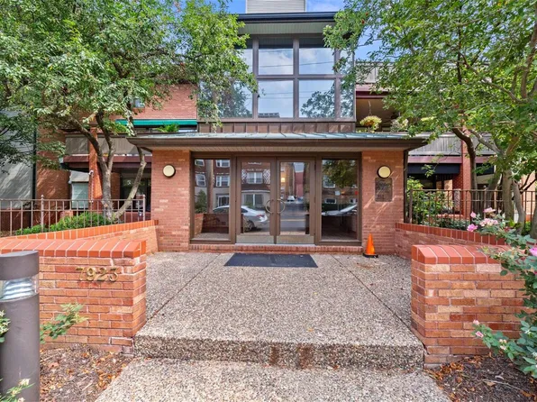 7923 Kingsbury Blvd APT 101, Saint Louis, MO 63105