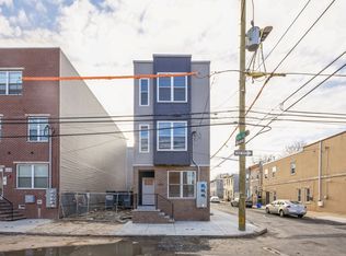 652 N 38th St #2, Philadelphia, PA 19104
