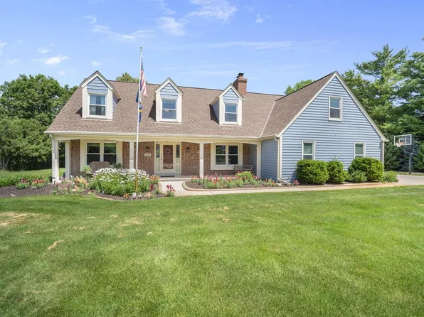 149 Hickory DRIVE, Delafield, WI 53018