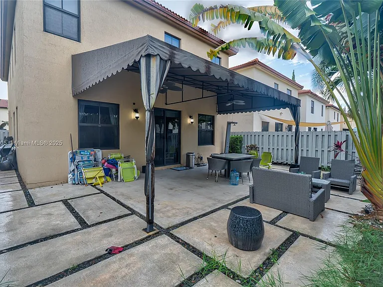 8825 NW 100th Pl — Photo 20