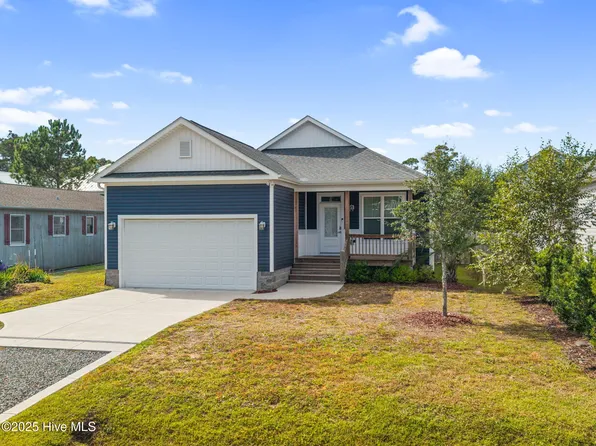 319 NE 61st Street, Oak Island, NC 28465