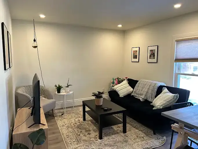 3 bed, 1.0 bath, $2,195 — Photo 2