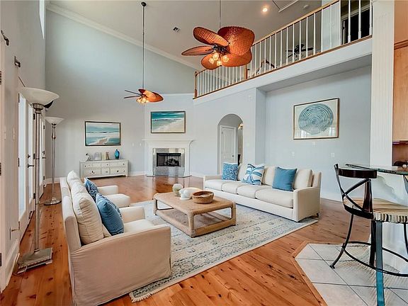 4th image of 520 Carr Dr