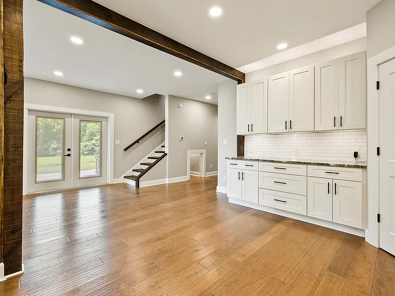 6121 Red Bud Ln — Photo 6