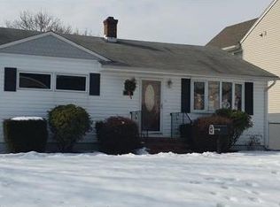 18 Gates Pl, Edison, NJ 08817