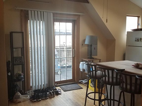 3rd image of 2631 N Wilton Ave #3