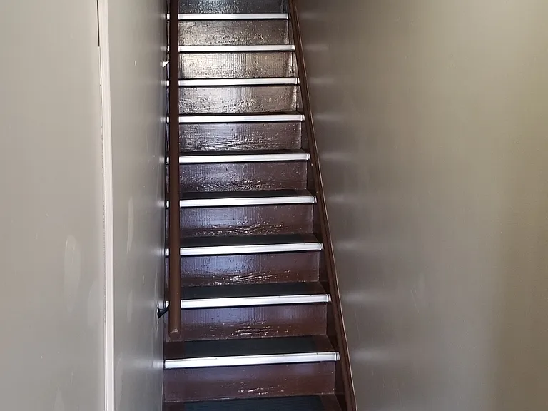 2nd Floor Stairs (entrance)