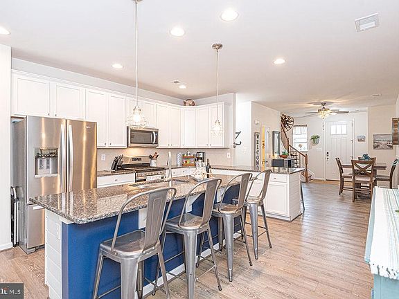 5th image of 19023 Holts Ln