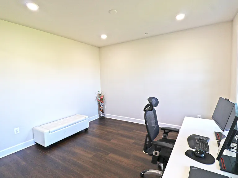 1040 Stepping Pl — Photo 47