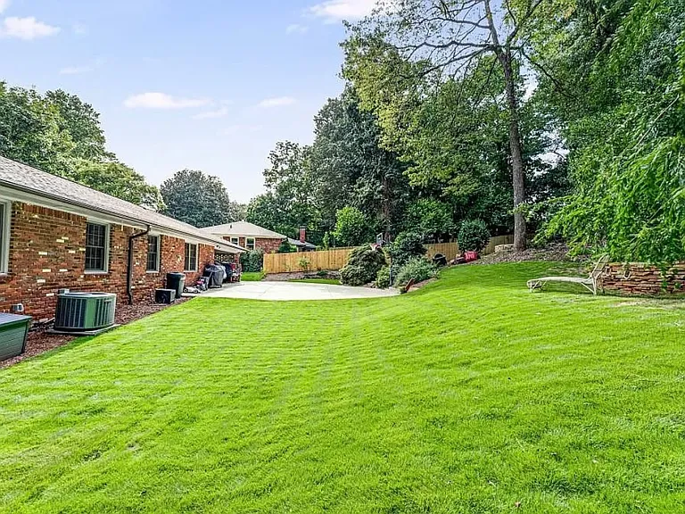 240 Beachland Dr — Photo 21