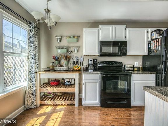 3rd image of 11167 Elwyn Ct