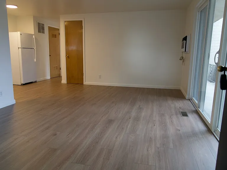 673 E 6th Ave N #6 — Photo 4