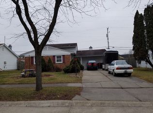 1924 Embassy Dr, Fort Wayne, IN 46816