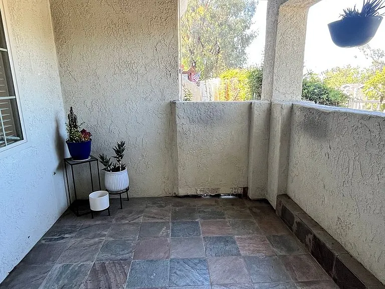 23335 La Crescenta #B — Photo 7