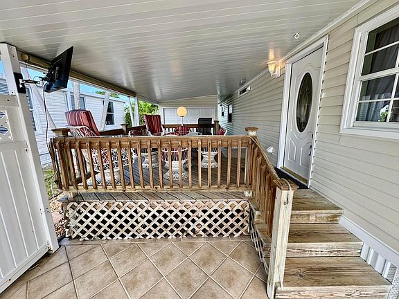 4th image of 231 NW 53rd Court