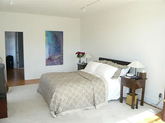 Rented by Sotheby's International Realty | media 33