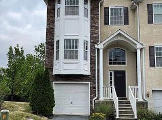 2216 Rising Hill Rd, Whitehall, PA 18052