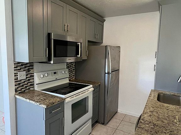 3rd image of 2012 Ardmore Rd