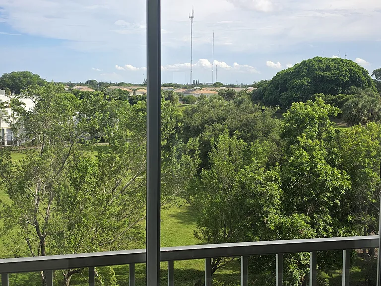 950 Hillcrest Dr #512 — Photo 9