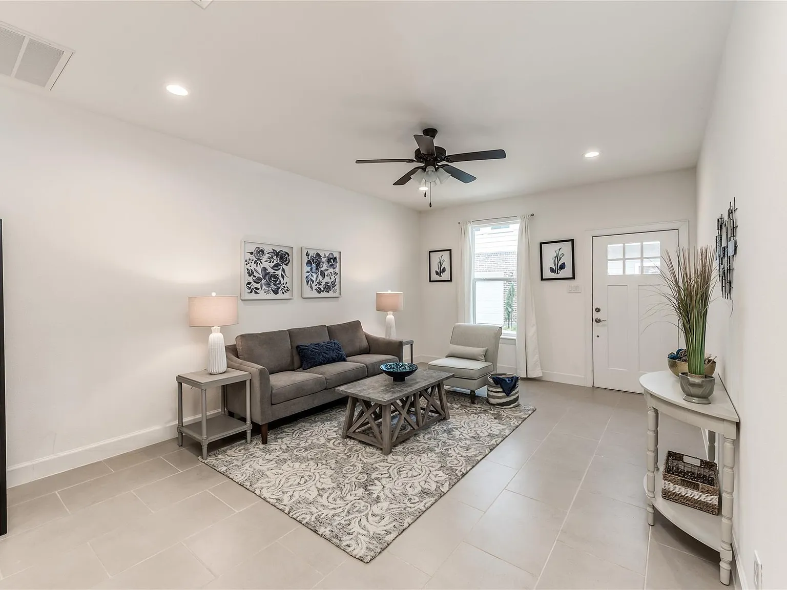 3 bed, 2.5 bath, 1781 sqft, $2,200 — Photo 4