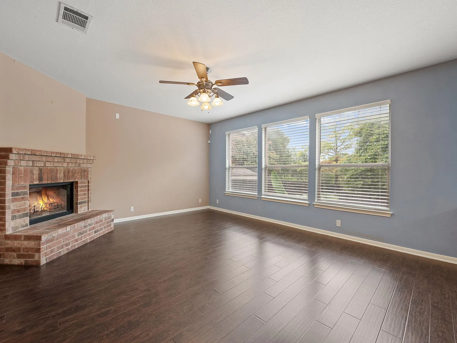 4 bed, 2.5 bath, 2493 sqft, $2,750 — Photo 4