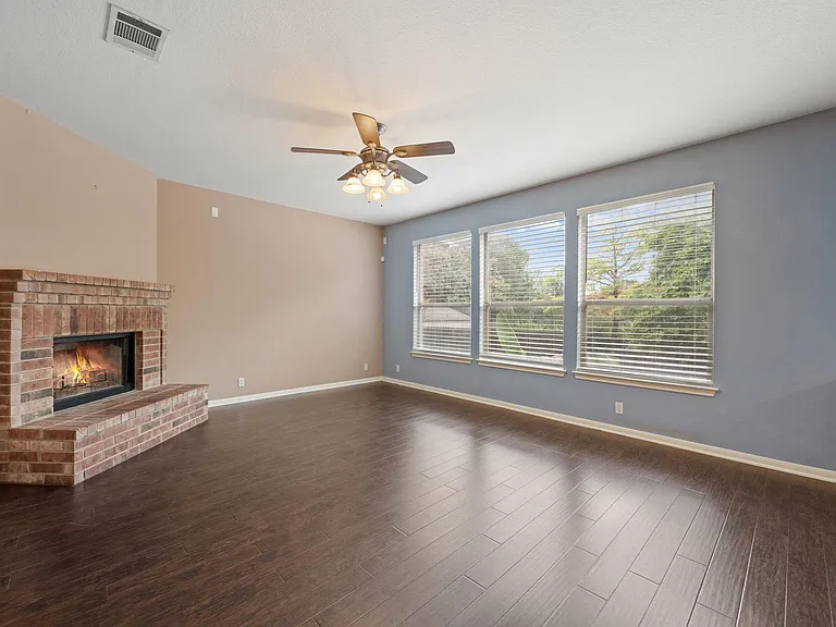 1006 Shadow Valley Cv — Photo 4