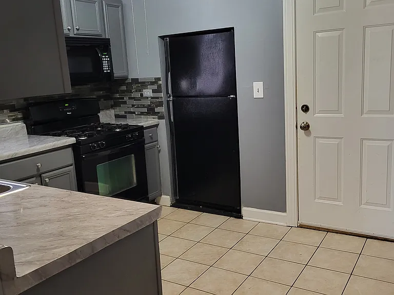 6427 S Langley Ave #2 — Photo 10