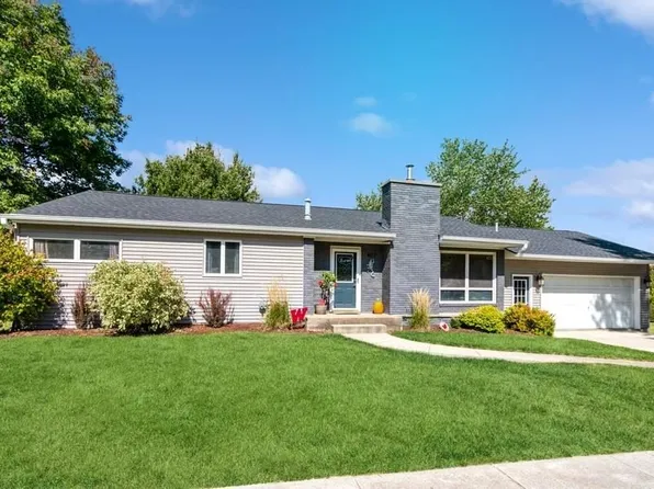 402 North St, Williamsburg, IA 52361