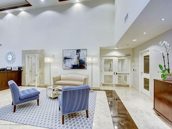 4th image of 701 S Olive Ave APT 803