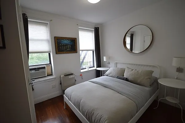 Rented by Universal Realty Group | media 22