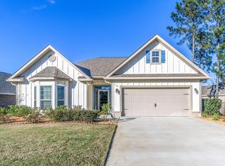 130 Dickens Dr, Freeport, FL 32439