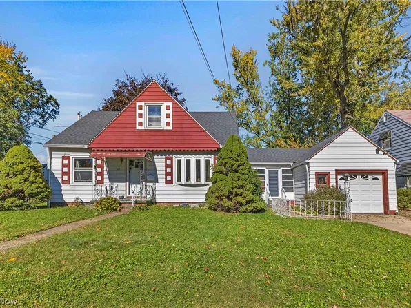 809 Curtis Ave, Cuyahoga Falls, OH 44221