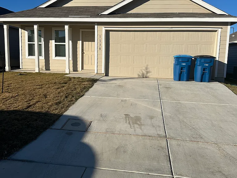 1130 Moraine Pl — Photo 2